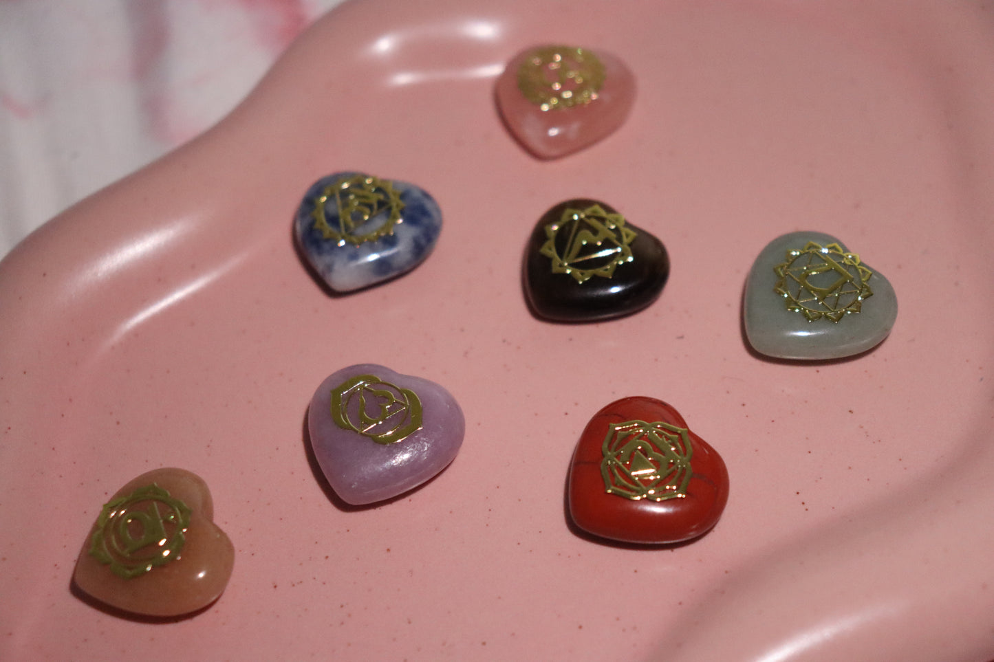 Pierres en forme de cœur des 7 Chakras